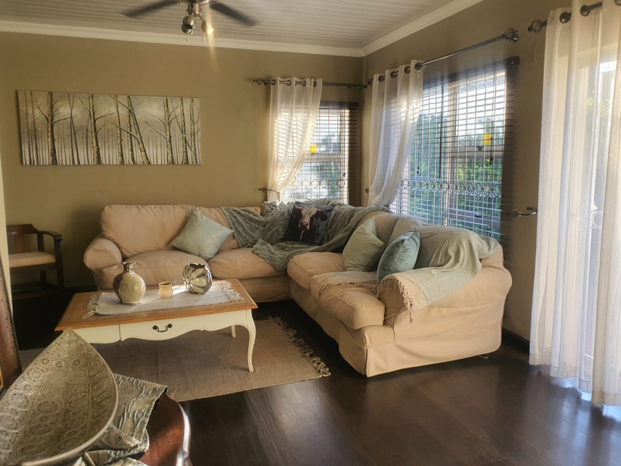 3 Bedroom Property for Sale in Safari Gardens North West